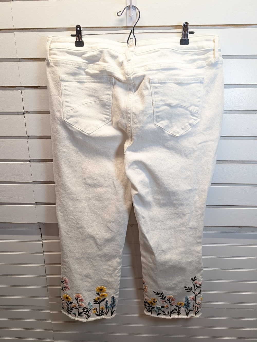 Driftwood Driftwood Off white Jeans Colette Embroidered Crop Jean Size 18 EUC - Picture 9 of 12